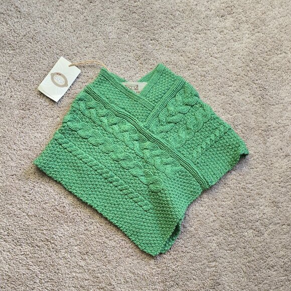 Aran Sweater Market Kids Cable Knit Aran Poncho - Picture 1 of 6